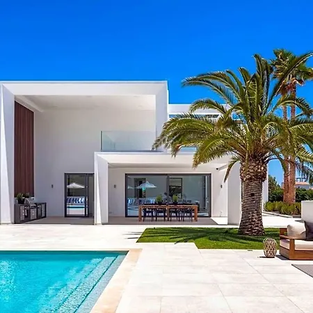 Carvoeiro Sleeps 12 With Pool And Air Con *