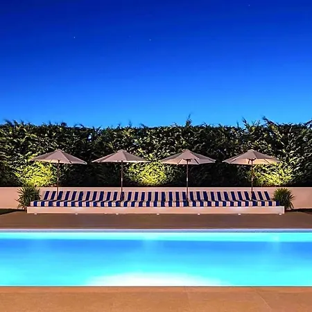 Carvoeiro Sleeps 12 With Pool And Air Con