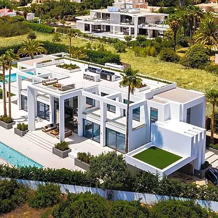 Carvoeiro Sleeps 12 With Pool And Air Con *
